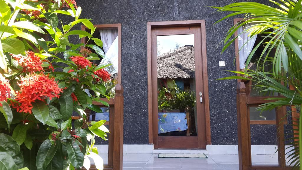 Hotel Rose Bungalow Pemenang Exterior foto